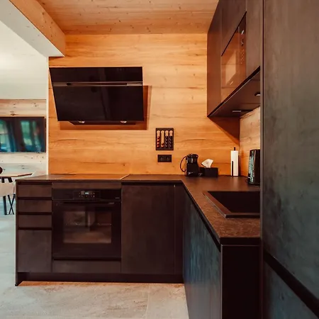 Апартаменты Forestum - Black Forest Luxury Mit Sauna Менценшванд